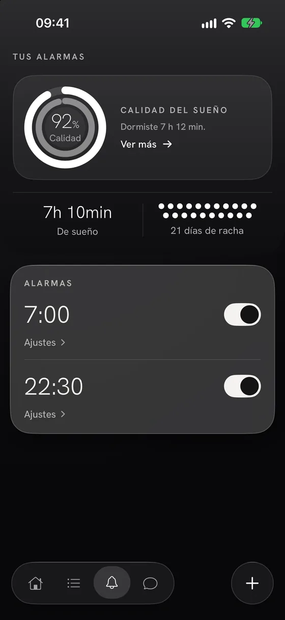 Pantalla de alarmas de WakeUp: calidad del sueño, días de racha y las alarmas de las 7:00 y las 22:30.