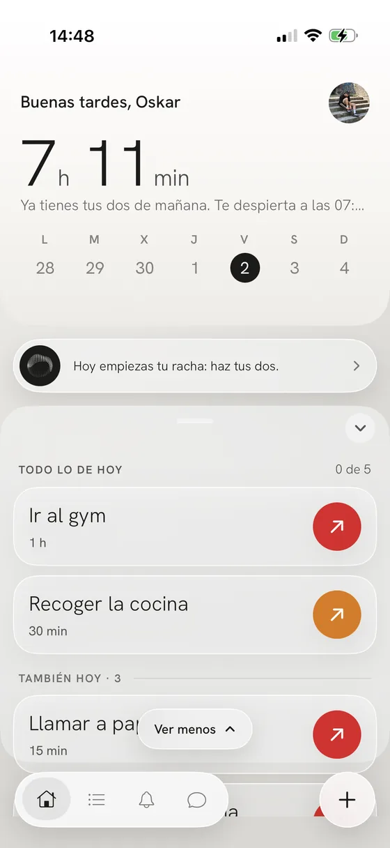 Inicio de WakeUp con tus dos tareas y la hora a la que te despierta.